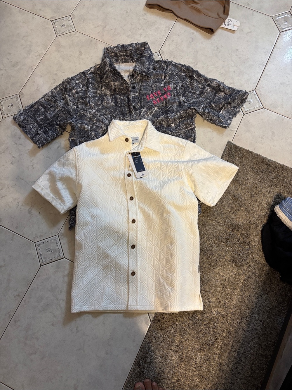 Kids Cream Short-Sleeve Button-Up Shirt - Casual Textured Design